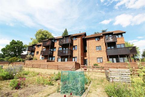 Ivy House Lane, Berkhamsted 2 bed apartment for sale