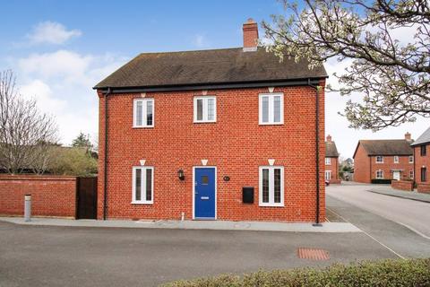 Woodpecker Close, Bedford MK44 3 bed detached house for sale