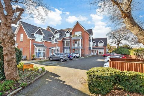 Oak Grange, Totland Bay PO39 2 bed flat for sale