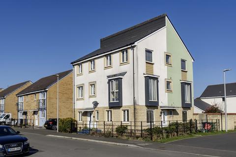 5 bedroom semi-detached house for sale