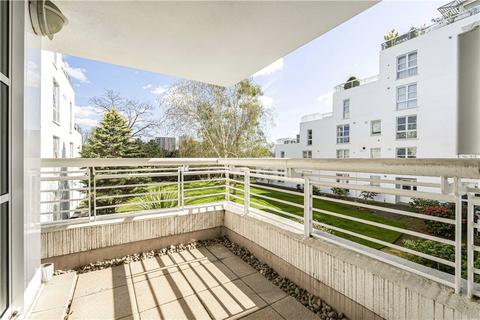 Barrier Point Road, London, E16 2 bed apartment for sale