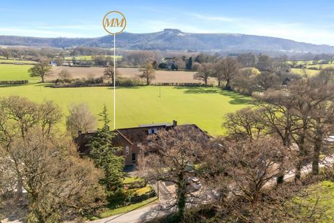 Stocks Hill, Steyning BN44 4 bed terraced house for sale