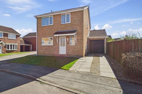 Hazel Crescent, Towcester, NN12 4 bed detached house for sale