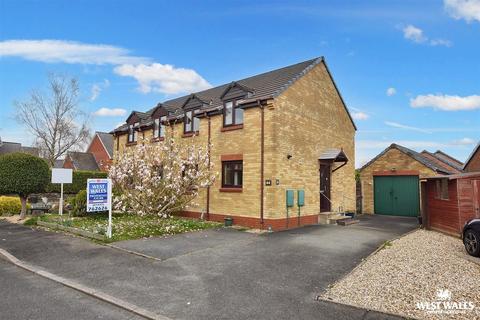 2 bedroom semi-detached house for sale