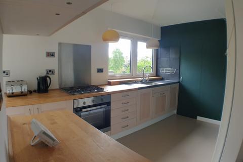Cargill Court, Edinburgh, EH5 2 bed flat for sale