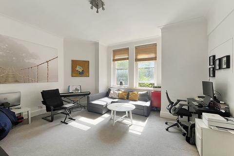 Finchley Road, London, NW3 3 bed apartment for sale
