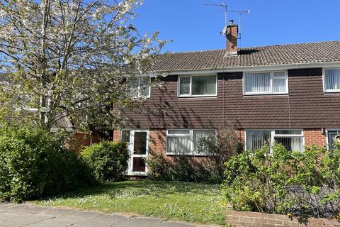 Manor Farm Road, Salisbury SP1 3 bed semi