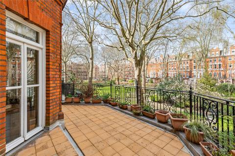 Bramham Gardens, London, SW5 2 bed apartment for sale