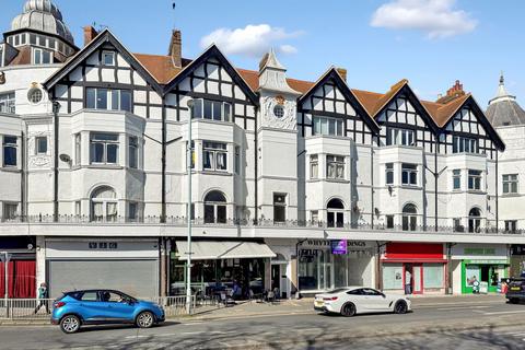 Broadway Mansions, Brighton Road... 2 bed flat for sale