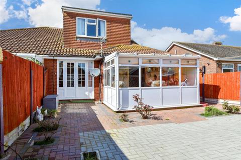 Sutton Avenue North, Peacehaven BN10 3 bed semi