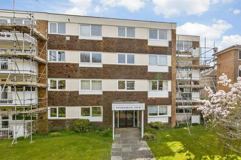 Windlesham Court, Worthing BN11 2 bed flat for sale