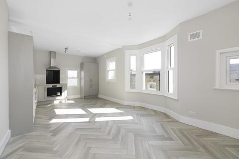 Oaksford Avenue, Sydenham, London, SE26 2 bed flat for sale