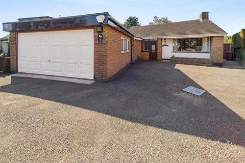 Briar Close, Burbage, Hinckley 2 bed detached bungalow for sale
