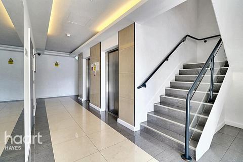 Clayton Road, HAYES 2 bed apartment for sale