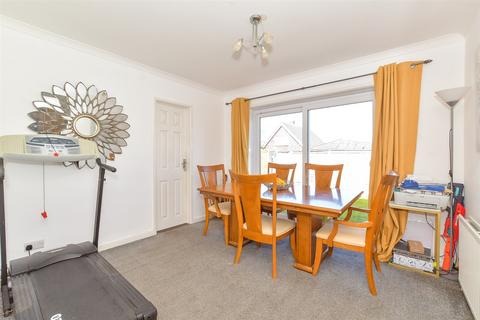 Orchard Grove, Waterlooville PO8 3 bed semi