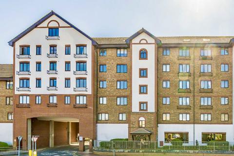Sopwith Way, Kingston Upon Thames KT2 2 bed flat for sale