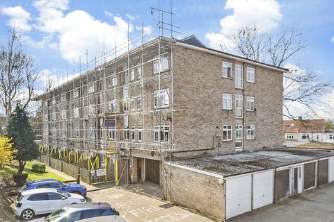 Copford Close, Woodford Green IG8 2 bed duplex for sale