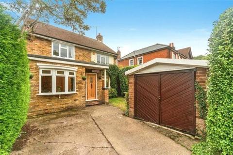 Kingston Road, Leatherhead 3 bed detached house for sale