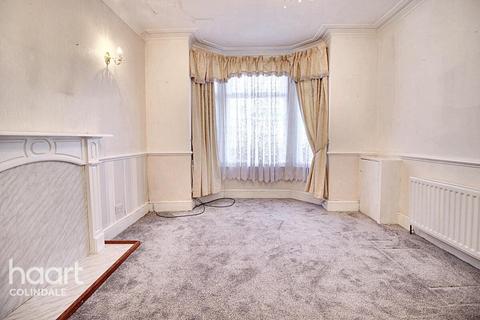 Colindale Avenue, NW9 3 bed terraced house for sale