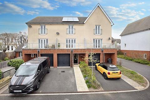 Triumph Place, Teignmouth, TQ14 4 bed terraced house for sale