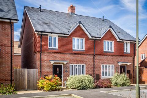 New Bridge Road, Cranleigh, Surrey, GU6 3 bed semi