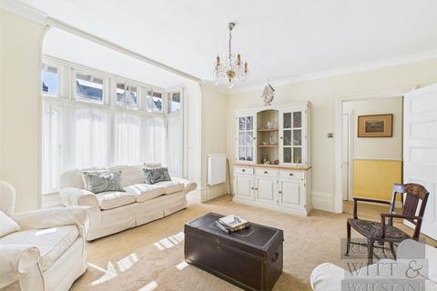 Sedlescombe Road South, St.... 2 bed apartment for sale