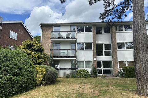 Lucerne Close, London 2 bed flat for sale