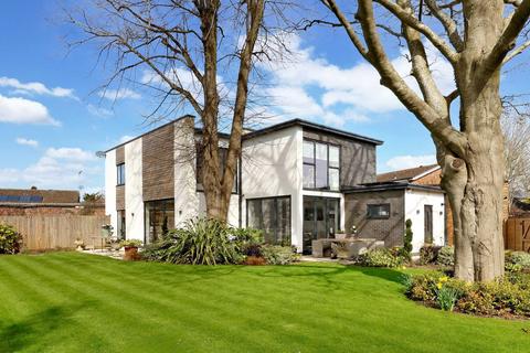 Old Kiln Road, Flackwell Heath... 4 bed detached house for sale