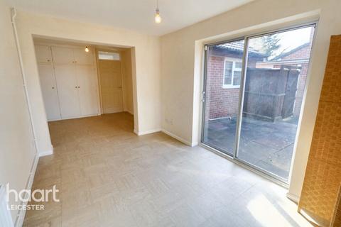 Winterton Close, Leicester 2 bed detached bungalow for sale