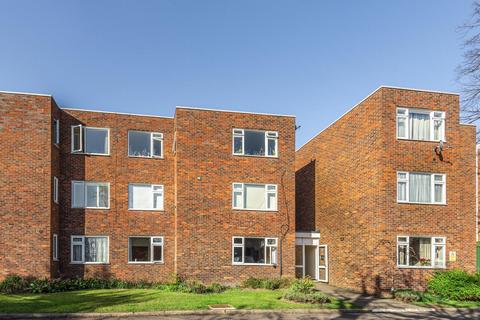 Albemarle Road, Beckenham 2 bed flat for sale
