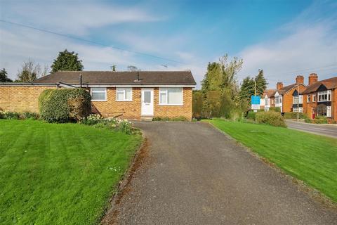 Walsham Avenue, Whittington, Oswestry. 3 bed bungalow for sale