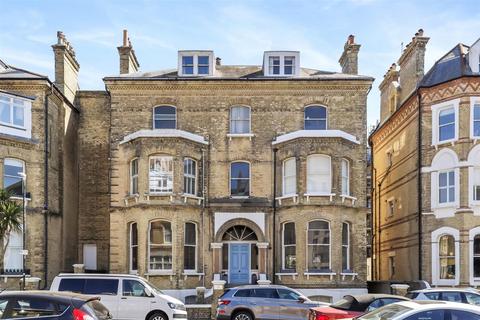 Second Avenue, Hove 2 bed maisonette for sale
