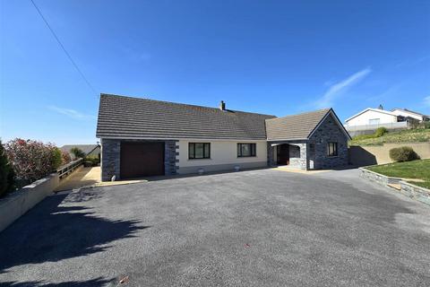 St. Clears, Carmarthen 3 bed detached bungalow for sale
