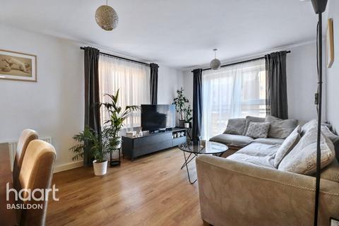 Brook Mead, Basildon 2 bed apartment for sale