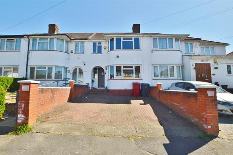 Canterbury Avenue, Slough 3 bed terraced house for sale