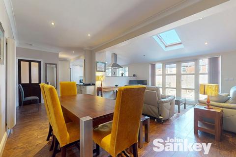 Waverley Road, Mansfield, NG18 4 bed semi