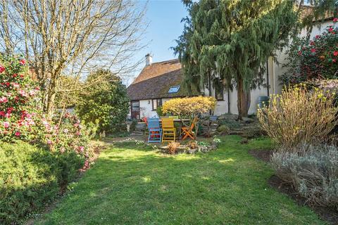 Higgs Lane, Surrey GU19 4 bed link detached house for sale
