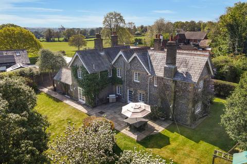 Hazelwood Lane, Coulsdon, CR5 6 bed detached house for sale