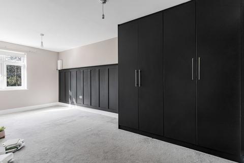 Birdhurst Avenue, South Croydon 2 bed apartment for sale