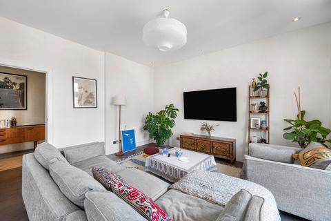 Gordon Mansions, Torrington Place... 4 bed flat for sale