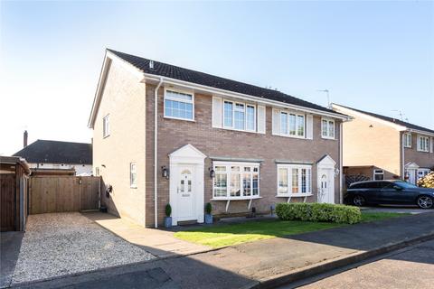 Halls Farm Close, Woking GU21 3 bed semi