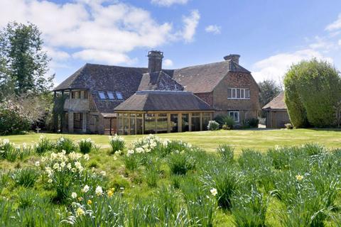 Central Loxwood 5 bed detached house for sale