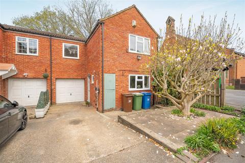 Church Road, Ascot 4 bed semi
