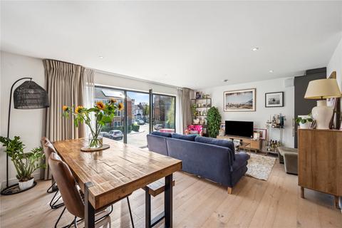 Waynflete Street, SW18 2 bed apartment for sale