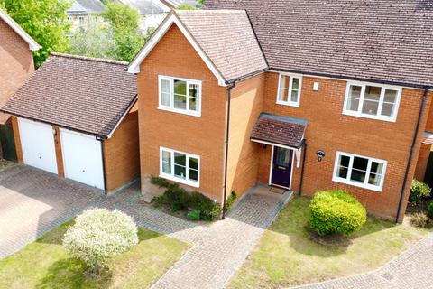 River Gardens, Stowmarket IP14 4 bed detached house for sale