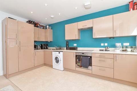 Liberator Place, Chichester, West Sussex 2 bed apartment for sale