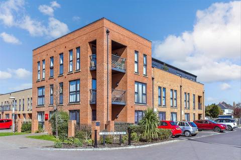 Liberator Place, Chichester, West Sussex 2 bed apartment for sale