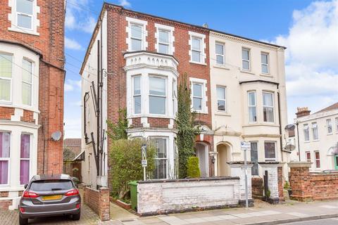 31 St. Andrew's Road, Southsea PO5 2 bed apartment for sale