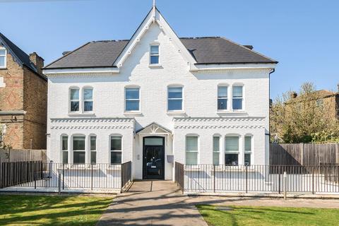 Church Rise, Forest Hill, London, SE23 2 bed flat for sale