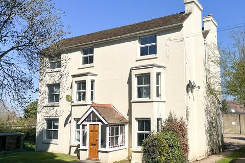 115 Hastings Road, Battle, TN33 2 bed flat for sale